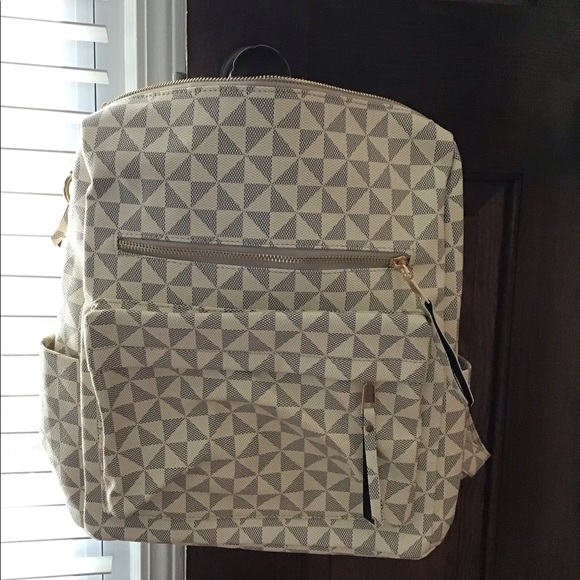 Pinwheel pattern backpack/shoulder bag - Picture 1 of 6